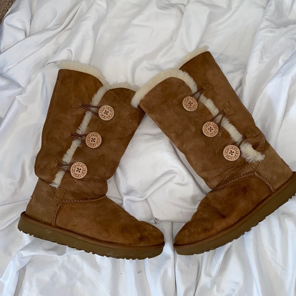 Ugg triple Bailey button Chestnut 7 boot